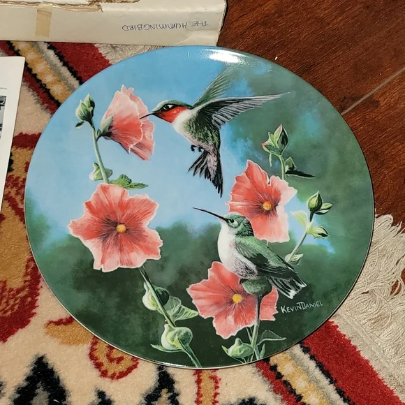 Hummingbird Plate - Picture 2 of 9